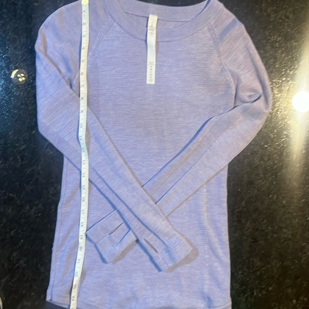 Lululemom lilac sweater size 2.